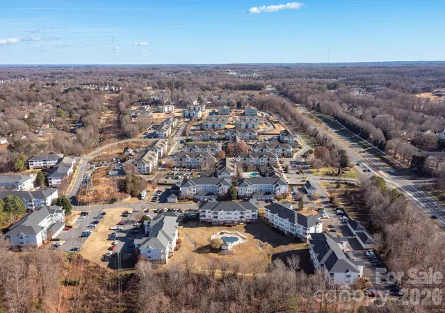image of 9047 Mdw Vis Rd, Charlotte, NC 28213