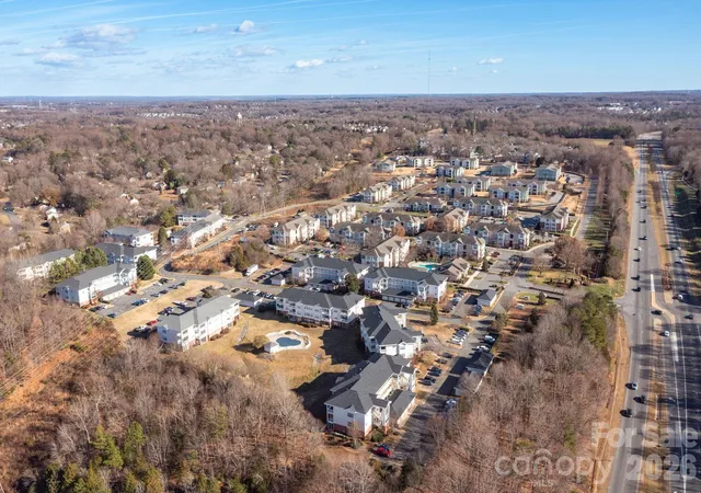 image of 9047 Mdw Vis Rd, Charlotte, NC 28213