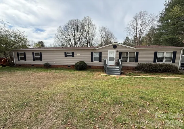 Homes for sale in Lenoir, NC | 2423 Stones Throw Ct, Lenoir, NC 28645 | MLS# 4333338