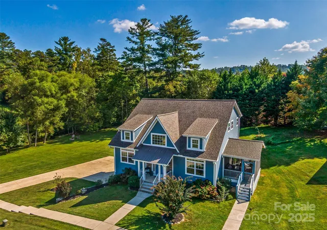 Photo 4 of Single family home for sale at 10 Warbler Dr, Fletcher, NC 28732 | MLS# 4333400 | Listing updated on 2026-07-24