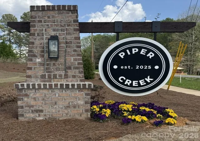 Homes for sale in Newton, NC | 1657 Piper Creek Ave, Newton, NC 28658 | MLS# 4333409