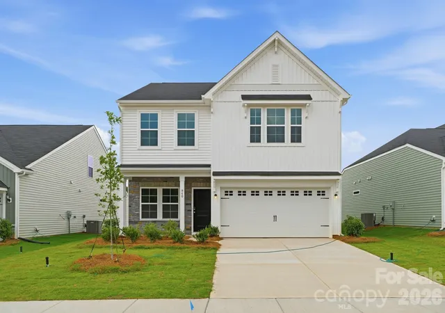 Homes for sale in Newton, NC | 940 Leyna Ct, Newton, NC 28658 | MLS# 4333423