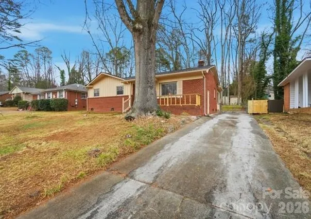 3rd image of 5326 Dolphin Ln, Charlotte, NC 28215 | MLS# 4333511
