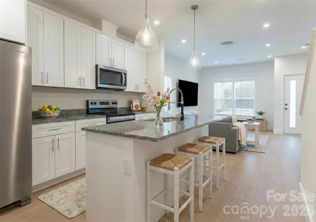 Photo 3 of Single family home for sale at 10 Wyndom Ln, Asheville, NC 28805 | MLS# 4333596 | Listing updated on 2026-07-28