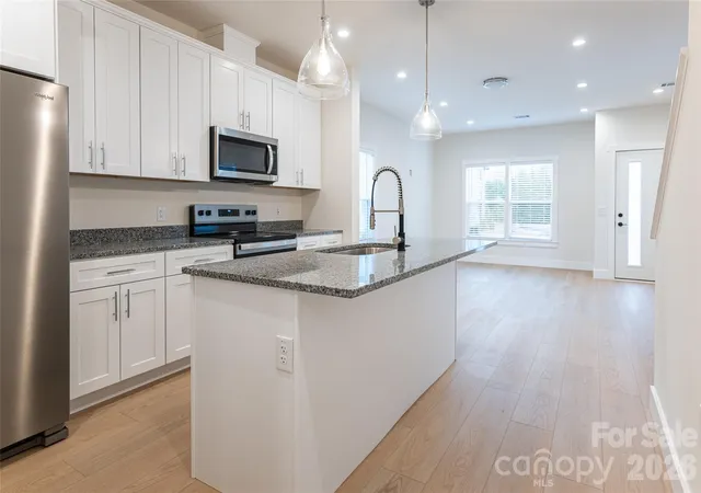 Photo 3 of Single family home for sale at 10 Wyndom Ln, Asheville, NC 28805 | MLS# 4333596 | Listing updated on 2026-07-28
