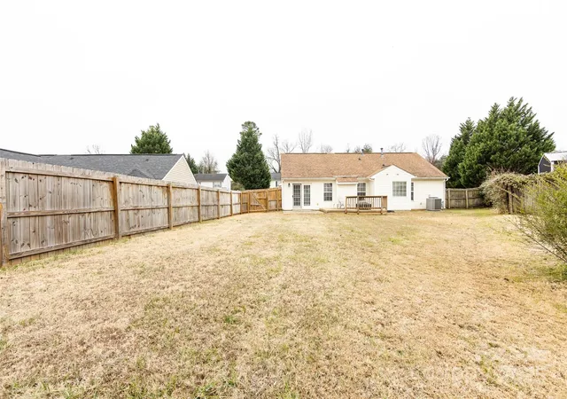 40th image of 11015 Olde English Dr, Charlotte, NC 28216 | MLS# 4333757
