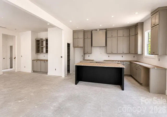 5th image of 2625 Springway Dr, Charlotte, NC 28205 | MLS# 4333853