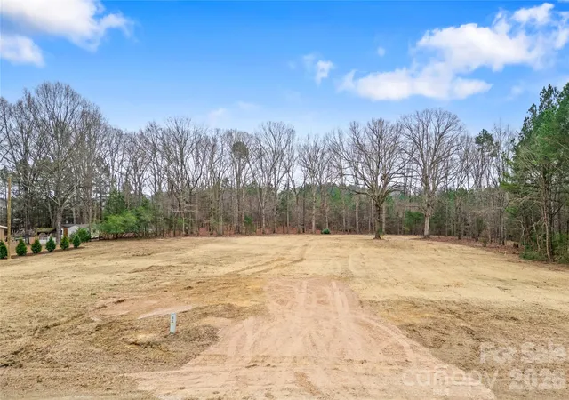 Photo 4 of Single family home for sale at 1609 Beulah Church Rd, Matthews, NC 28104 | MLS# 4333866 | Listing updated on 2026-08-04