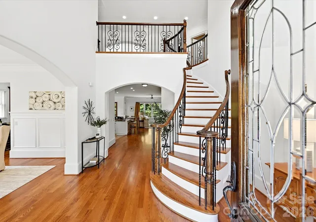 Photo 3 of Single family home for sale at 6806 Larrisa Ct, Charlotte, NC 28226 | MLS# 4333871 | Listing updated on 2026-08-16