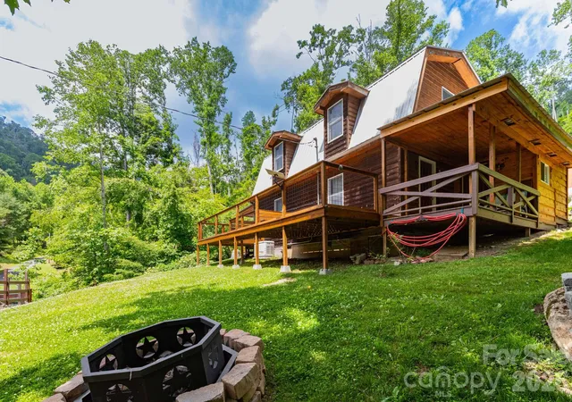 Homes for sale in Bakersville, NC | 1010 & 1014 Melton Branch Rd, Bakersville, NC 28705 | MLS# 4334266