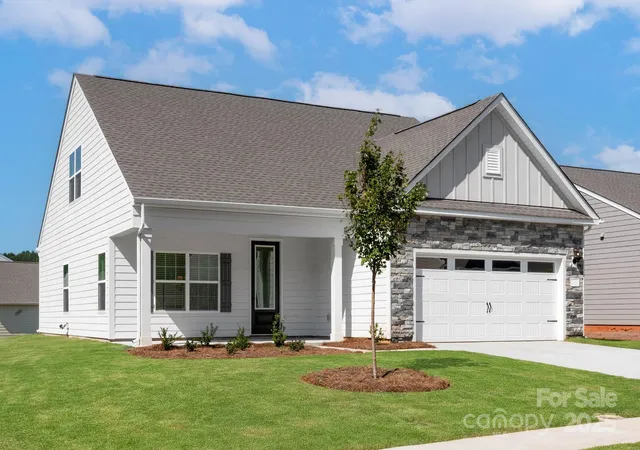 Photo 2 of Single family home for sale at 124 Rills Xing Way, Troutman, NC 28166 | MLS# 4334341 | Listing updated on 2026-09-24