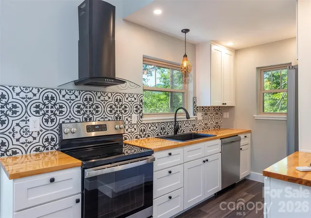 3rd image of 115 Bartram Wy, Black Mountain, NC 28711 | MLS# 4334458