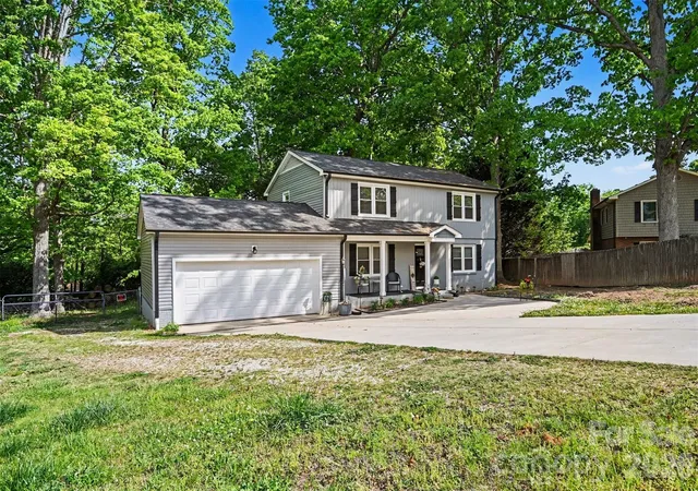 Photo 2 of Single family home for sale at 130 Cherokee Ln, Salisbury, NC 28147 | MLS# 4334676 | Listing updated on 2026-08-29