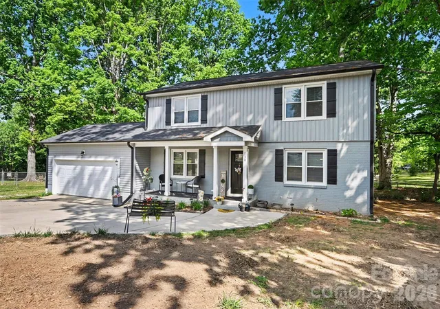 Photo 3 of Single family home for sale at 130 Cherokee Ln, Salisbury, NC 28147 | MLS# 4334676 | Listing updated on 2026-08-29