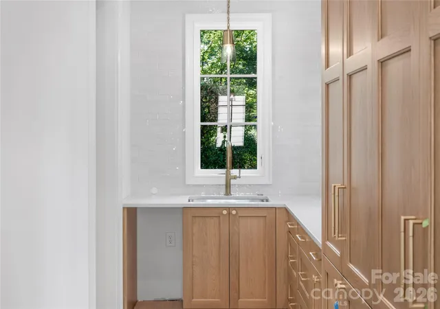 Photo 4 of Single family home for sale at 1650 Maryland Ave, Charlotte, NC 28209 | MLS# 4335339 | Listing updated on 2026-07-21