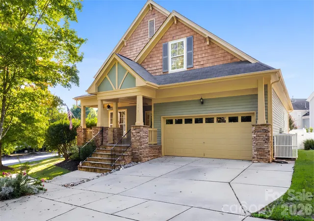 Photo 2 of Single family home for sale at 172 Water Oak Dr, Mooresville, NC 28117 | MLS# 4335397 | Listing updated on 2026-09-20