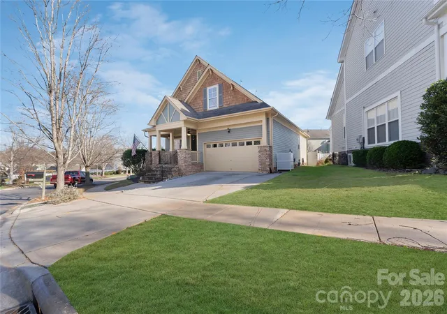 Photo 3 of Single family home for sale at 172 Water Oak Dr, Mooresville, NC 28117 | MLS# 4335397 | Listing updated on 2026-09-20