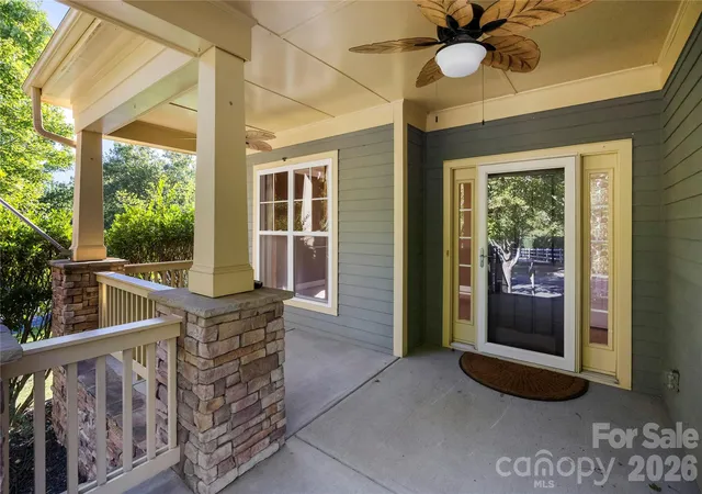 Photo 4 of Single family home for sale at 172 Water Oak Dr, Mooresville, NC 28117 | MLS# 4335397 | Listing updated on 2026-09-20