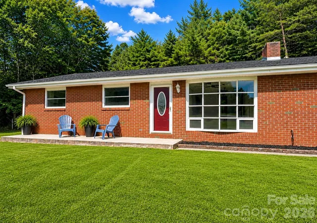 Photo 1 of Single family home for sale at 651 Case Cvs Rd, Candler, NC 28715 | MLS# 4335473 | Listing updated on 2026-09-30
