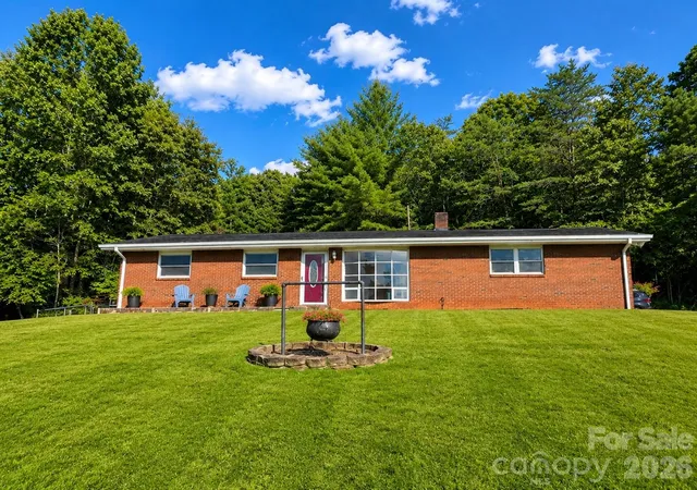 Photo 2 of Single family home for sale at 651 Case Cvs Rd, Candler, NC 28715 | MLS# 4335473 | Listing updated on 2026-09-30