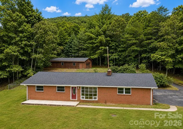 Photo 3 of Single family home for sale at 651 Case Cvs Rd, Candler, NC 28715 | MLS# 4335473 | Listing updated on 2026-09-30
