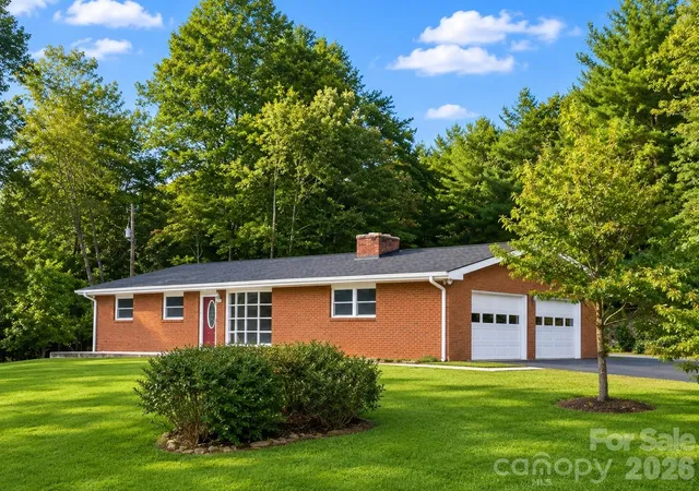 Photo 3 of Single family home for sale at 651 Case Cvs Rd, Candler, NC 28715 | MLS# 4335473 | Listing updated on 2026-09-30