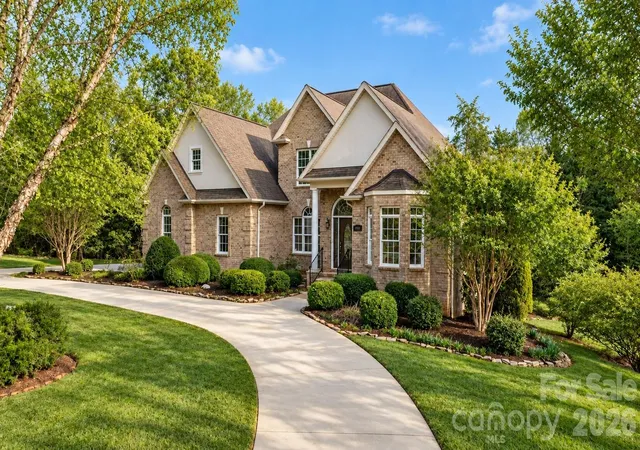 Photo 1 of Single family home for sale at 2301 Willow Crk Dr, Newton, NC 28658 | MLS# 4335777 | Listing updated on 2026-10-04