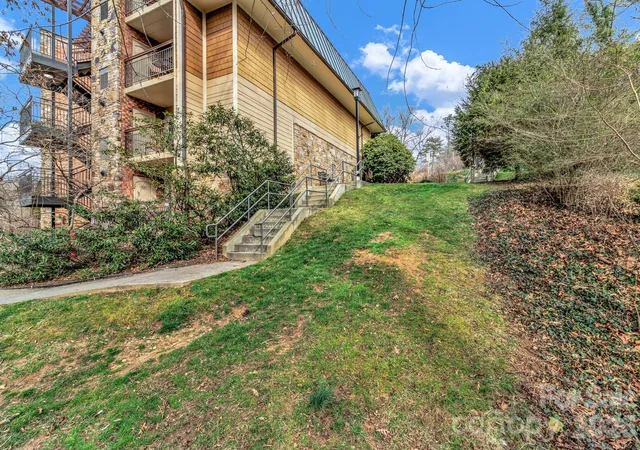 Listing Photo 2 - Condo for sale in building located at 119 Bowling Park Rd, Asheville, NC 28803 - Unit #