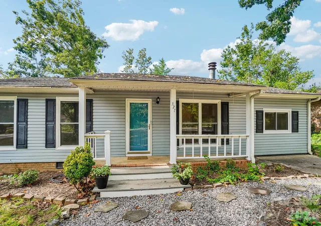 2nd image of 327 Heather Ct, Asheville, NC 28804 | MLS# 4336343