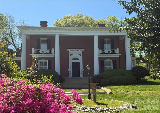 1st image of 15 Kings Mountain St, York, SC 29745 | MLS# 4336422