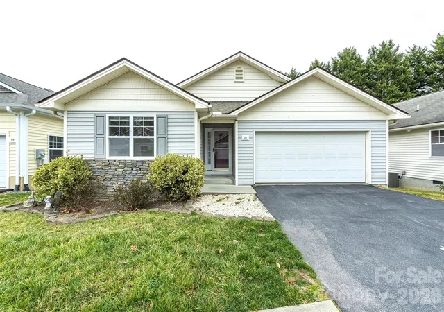 35th image of 50 Clear Creekside Dr, Hendersonville, NC 28792 | MLS# 4336501