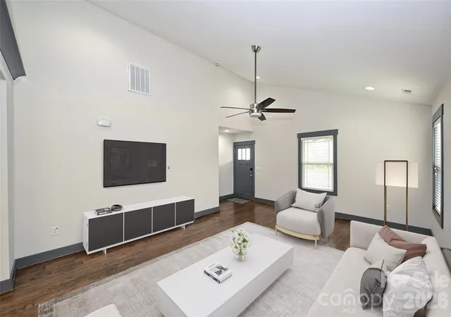 3rd image of 1833 Parson St, Charlotte, NC 28205 | MLS# 4336730