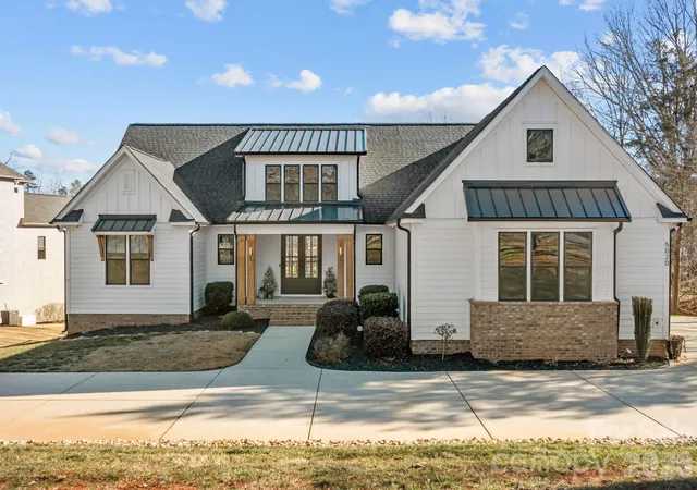Photo 3 of Single family home for sale at 5020 Slanting Brg Rd, Sherrills Ford, NC 28673 | MLS# 4336765 | Listing updated on 2026-09-10
