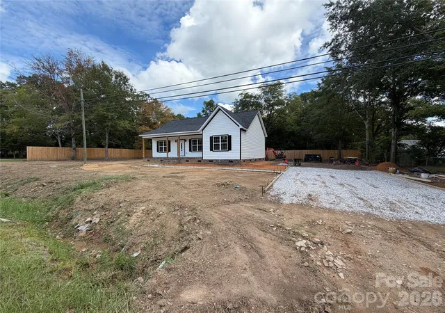 Photo 2 of Single family home for sale at 764 Old York Rd, Chester, SC 29706 | MLS# 4336938 | Listing updated on 2026-09-18
