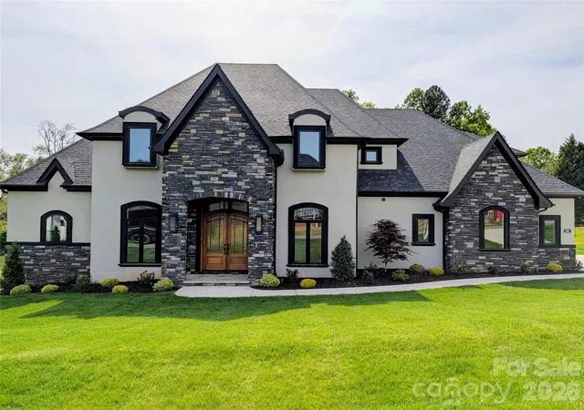 Photo 2 of Single family home for sale at 110 Hunts Landing Dr, Mooresville, NC 28117 | MLS# 4337376 | Listing updated on 2026-10-04