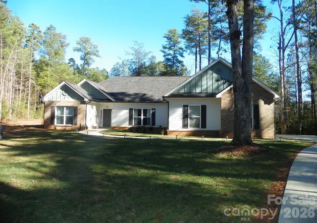 Homes for sale in New London, NC | 128 Summer Lake Dr, New London, NC 28127 | MLS# 4337429