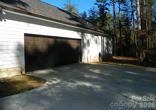 Homes for sale in New London, NC | 128 Summer Lake Dr, New London, NC 28127 | MLS# 4337429