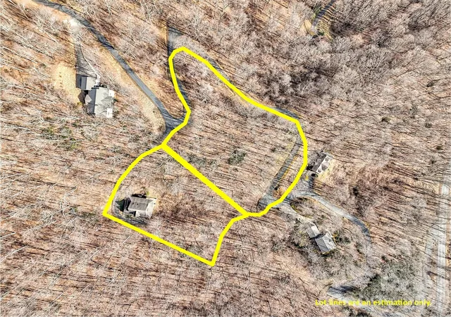 3rd image of 371 Falcon Ridge Dr, Waynesville, NC 28786 | MLS# 4337499