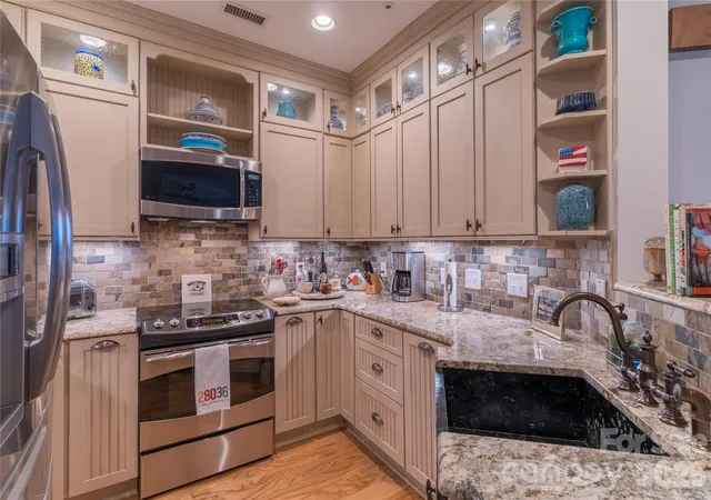 Listing Photo 5 - Condo for sale in building located at 1113 Torrence Cir, Davidson, NC 28036