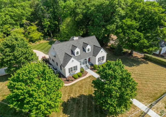 Photo 4 of Single family home for sale at 27 Circle Dr, Belmont, NC 28012 | MLS# 4337909 | Listing updated on 2026-10-07