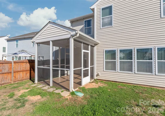 4th image of 10229 Snowbell Ct, Charlotte, NC 28215 | MLS# 4338183