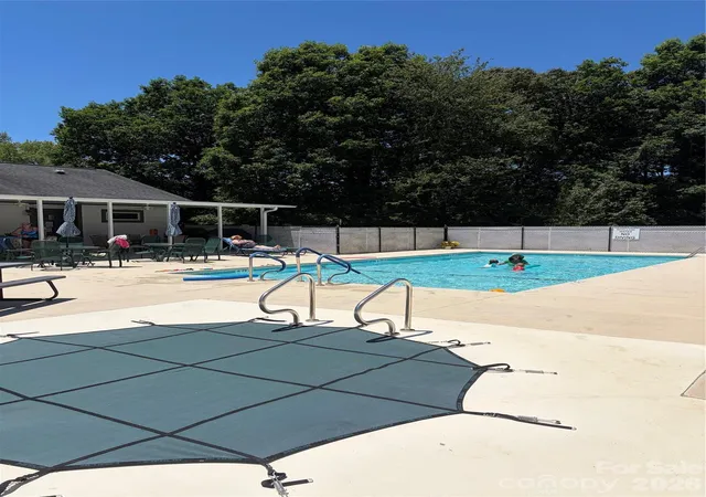 Homes for sale in Hendersonville, NC | 261 White Ash Cir, Hendersonville, NC 28739 | MLS# 4338234