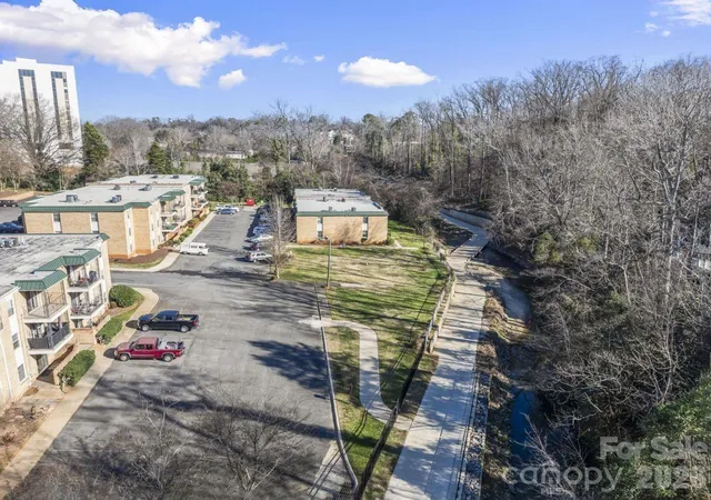 5th image of 4747 Hedgemore Dr, Charlotte, NC 28209