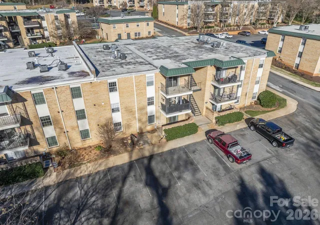 3rd image of 4747 Hedgemore Dr, Charlotte, NC 28209