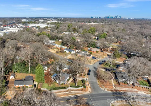2nd image of 6038 Netherwood Dr, Charlotte, NC 28210 | MLS# 4338268