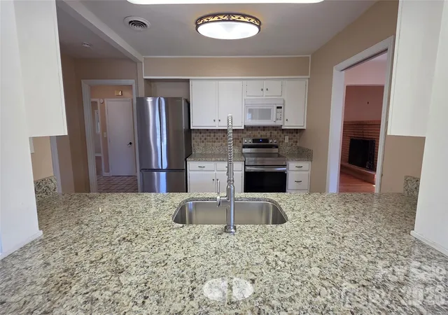 3rd image of 1627 Greenville Hwy, Hendersonville, NC 28792 | MLS# 4338337
