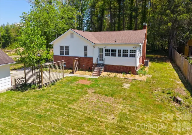 43rd image of 1627 Greenville Hwy, Hendersonville, NC 28792 | MLS# 4338337