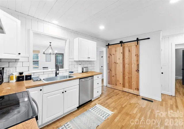Photo 3 of Single family home for sale at 1217 Jackson Rd, Gastonia, NC 28052 | MLS# 4338667 | Listing updated on 2026-10-06