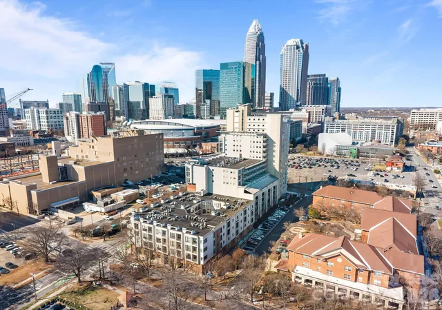 Photo 2 of Condo for sale at 505 E 6th Street #912, Charlotte, NC 28202 | MLS# 4338712 | Listing updated on 2026-09-21