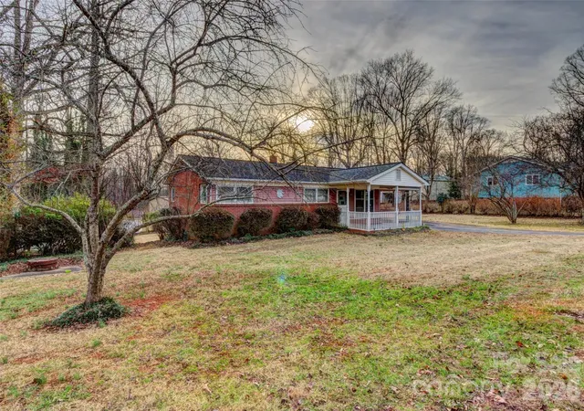 Photo 2 of Single family home for sale at 1040 Allison Dr, Shelby, NC 28150 | MLS# 4339774 | Listing updated on 2026-10-07